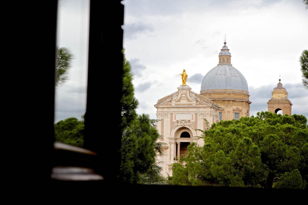 Hotel Donnini Assisi Bagian luar foto