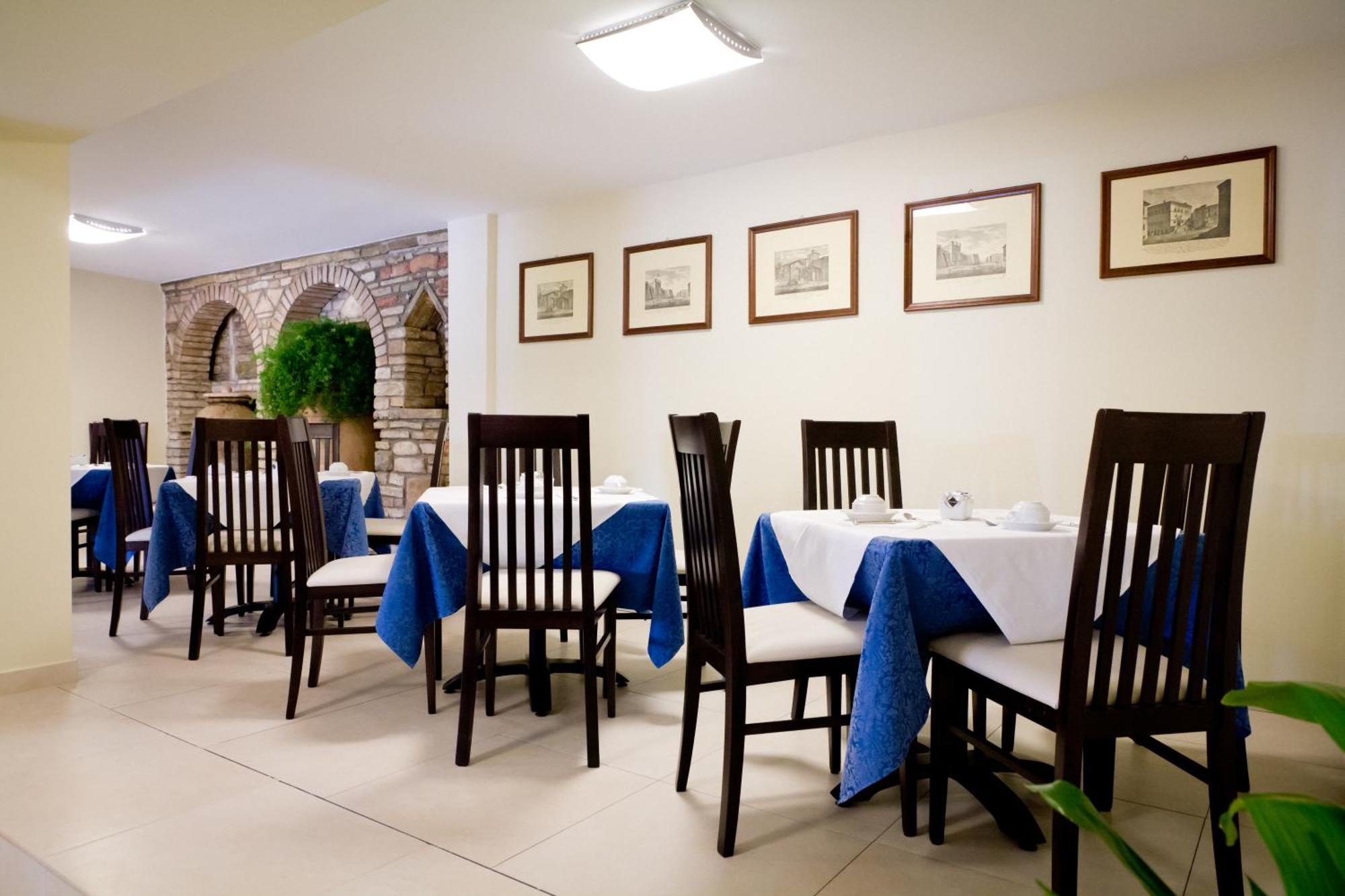 Hotel Donnini Assisi Bagian luar foto